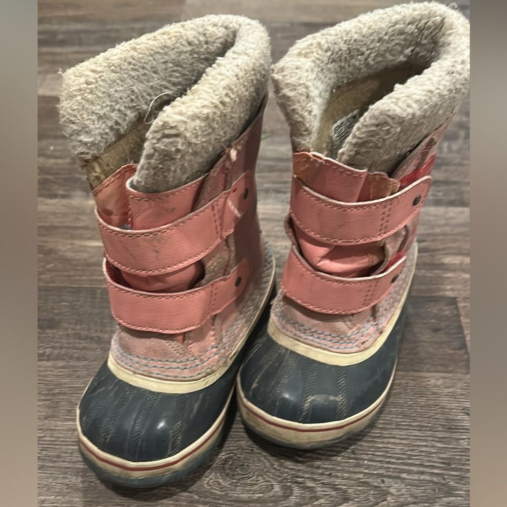 Girl Sorel boots toddler size 8